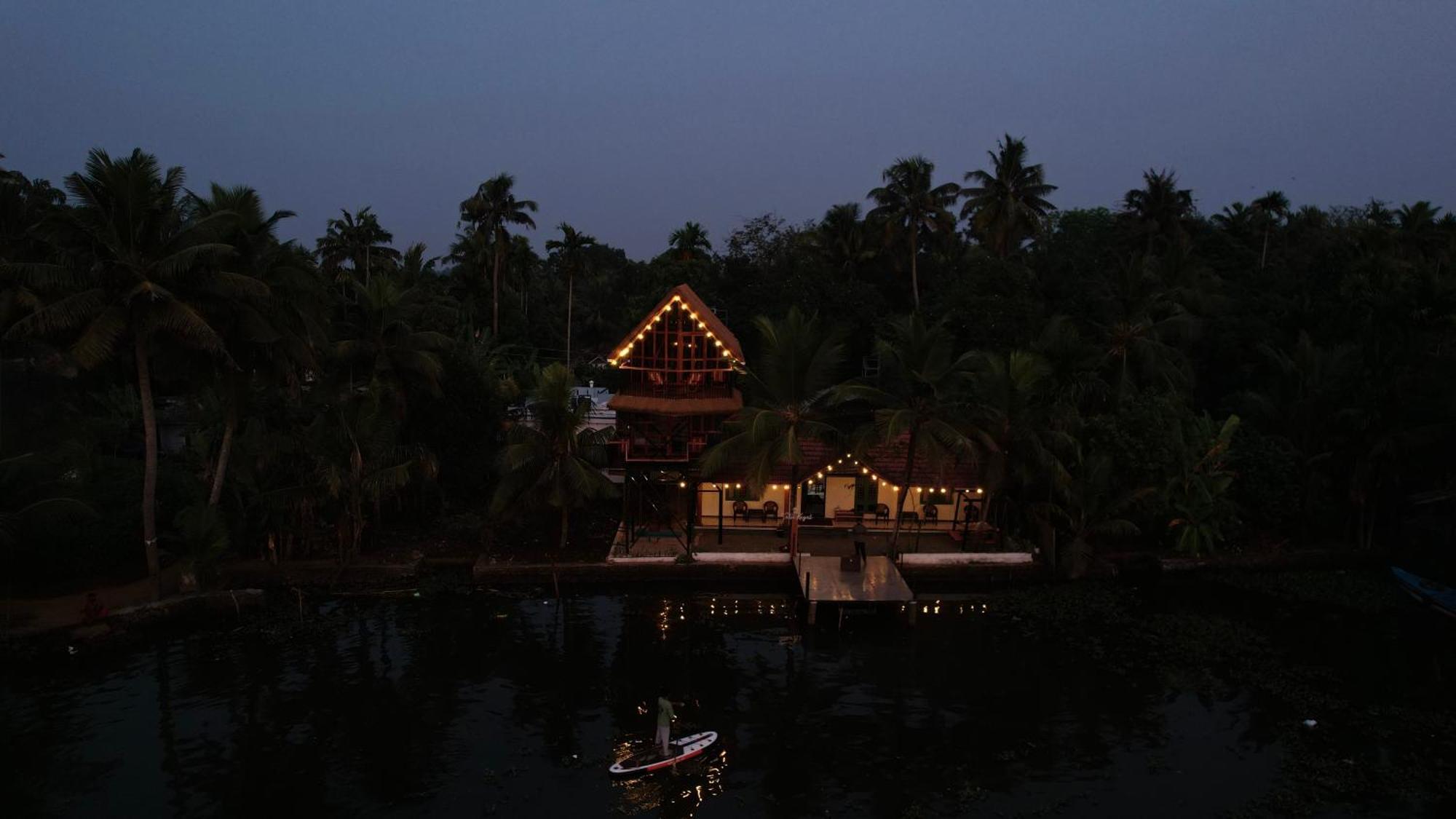 Tulsi Kayal Retreat Apartment Champakulam Exterior photo