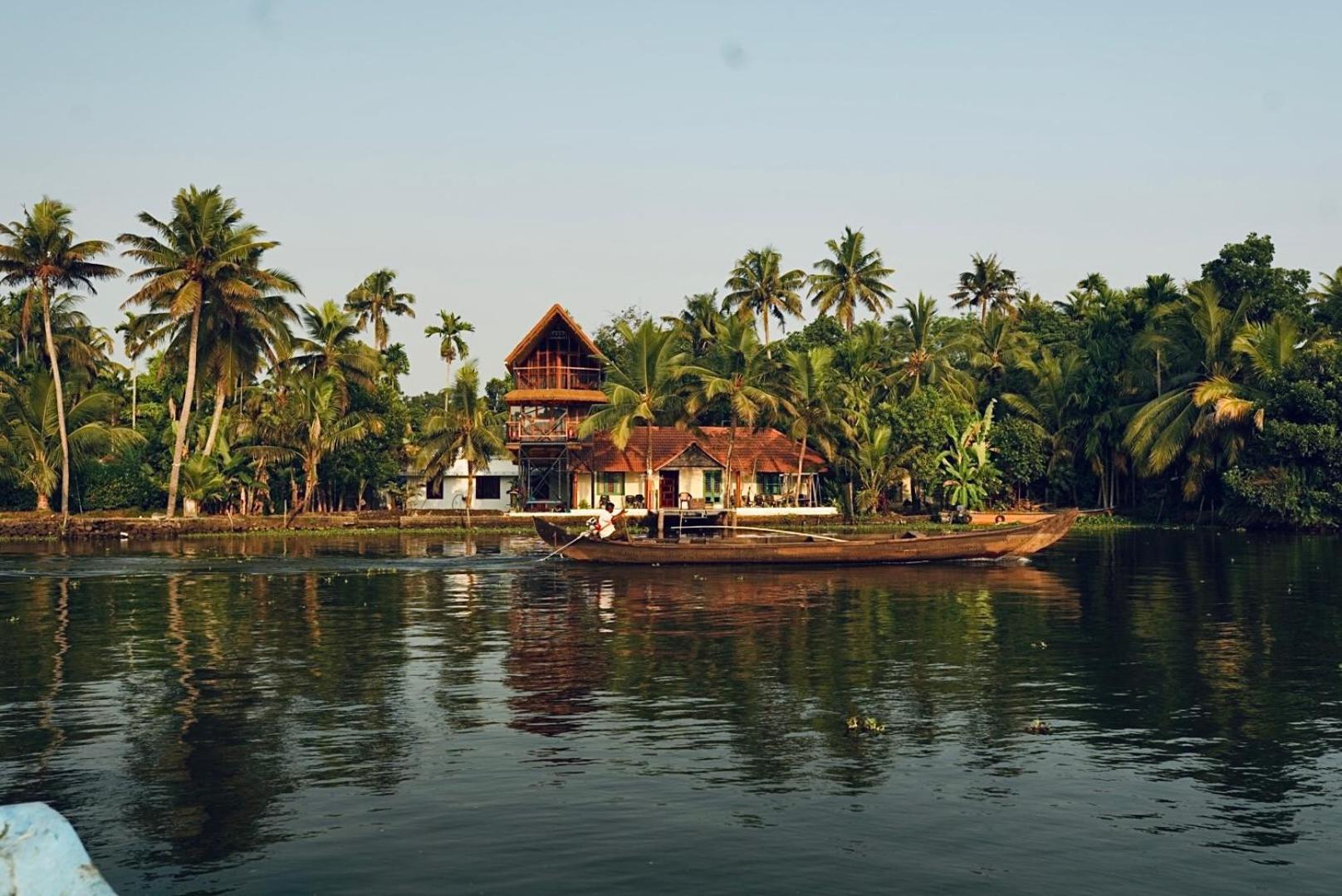 Tulsi Kayal Retreat Apartment Champakulam Exterior photo